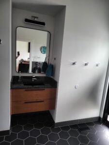 portfolio image of bathroom with black tile